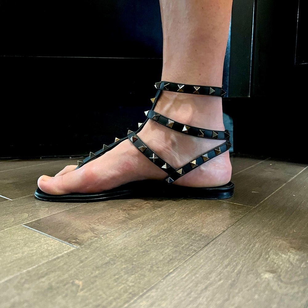 Valentino Garavani Rockstud calfskin leather sandal with Platinum-finish studs